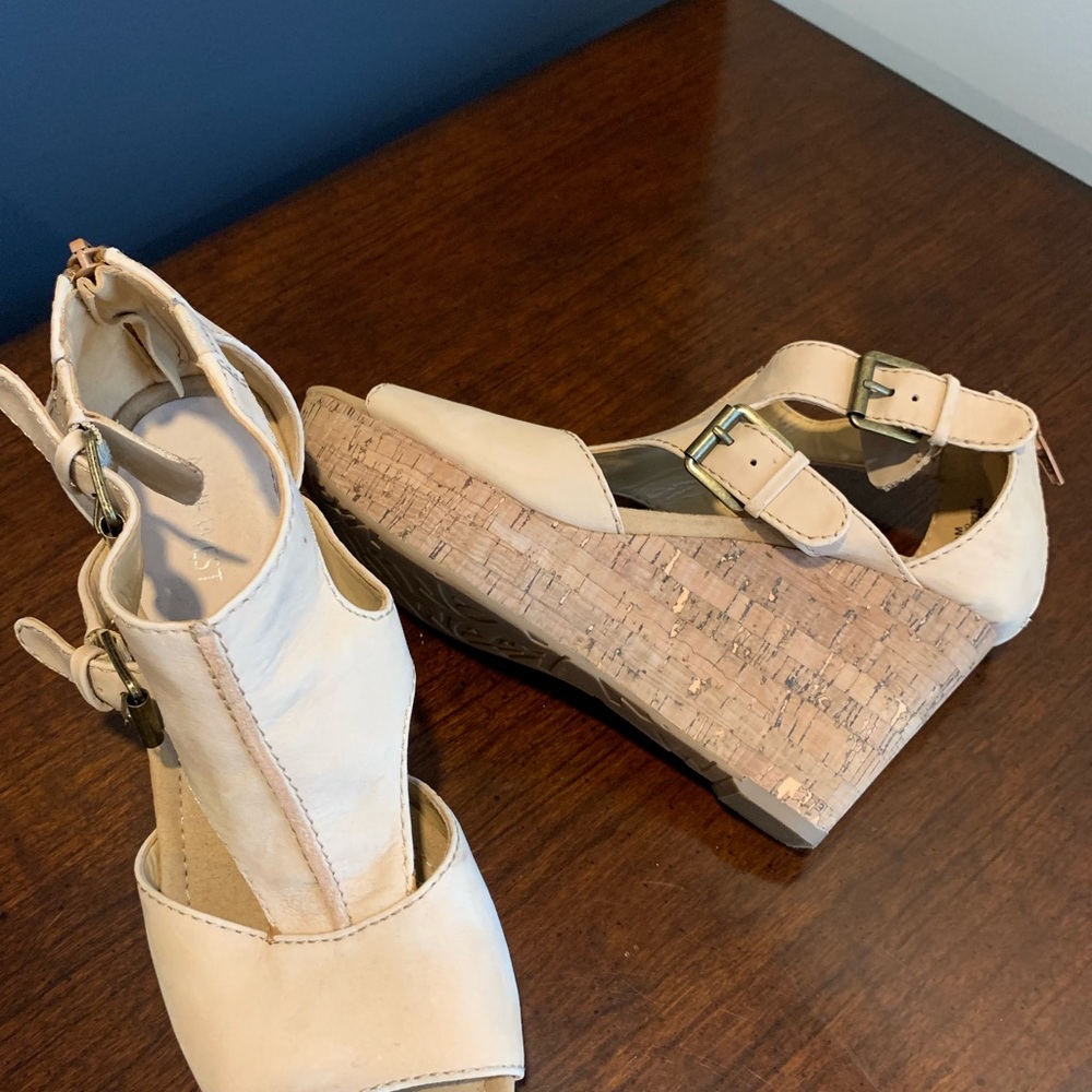 Ladies wedge shoes